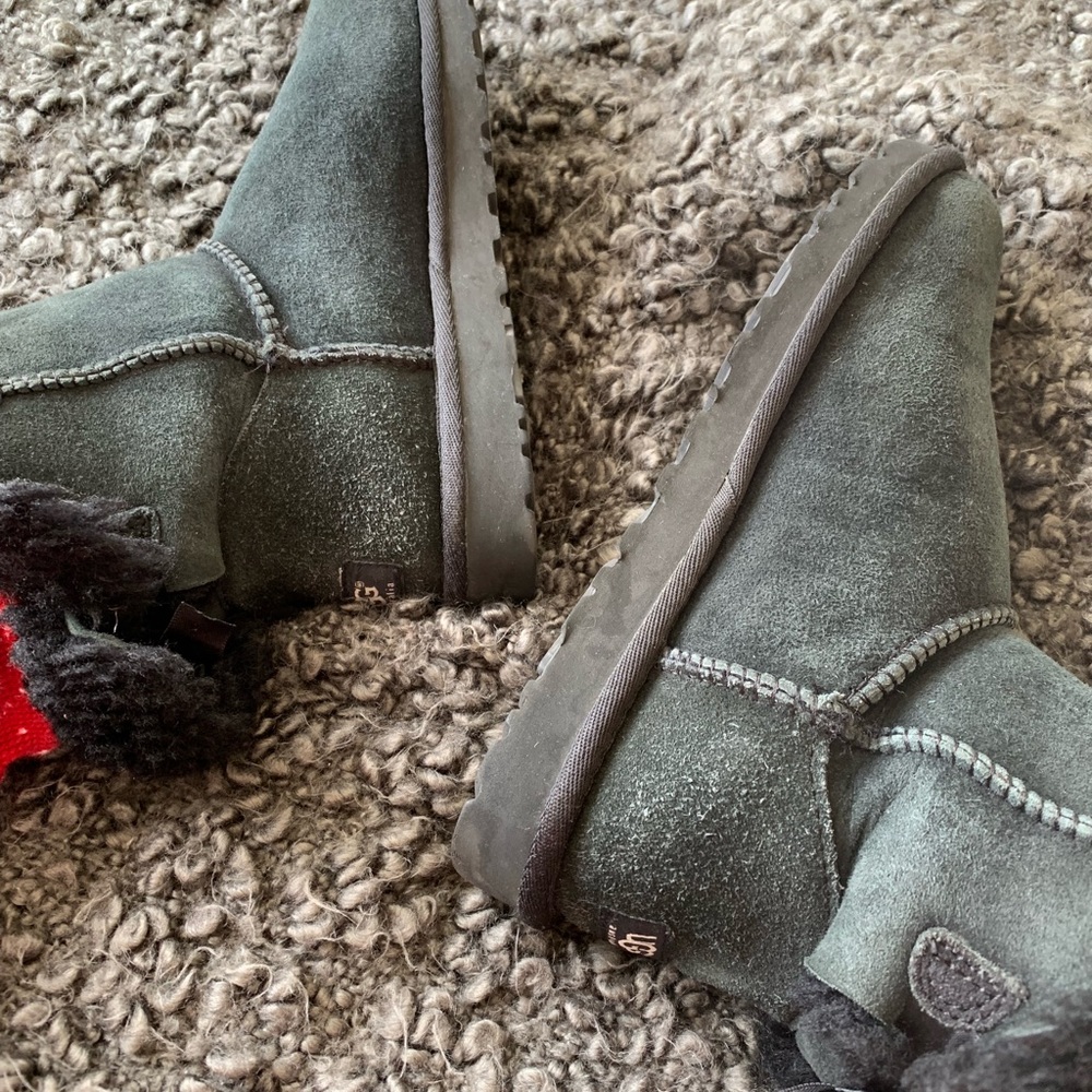 UGG - Picture 6 of 8